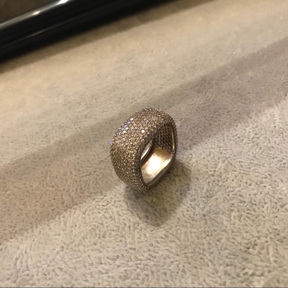 Square band ring